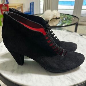 Pas de Rouge Bootie Black Suede Heels Made In Italy Sz 38.5 Whimsygoth Mob Wife